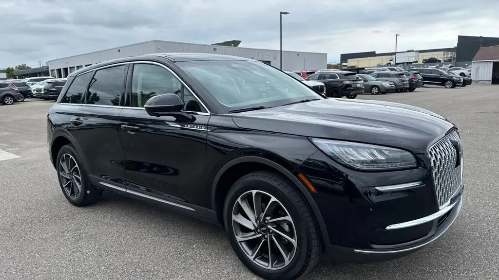 2023 Lincoln Corsair Standard