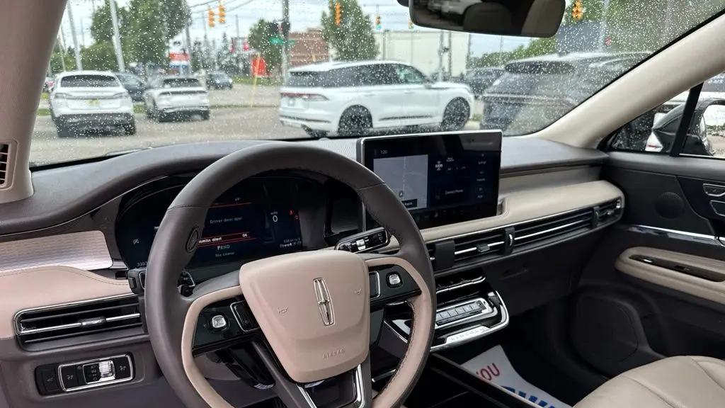 2023 Lincoln Corsair Standard