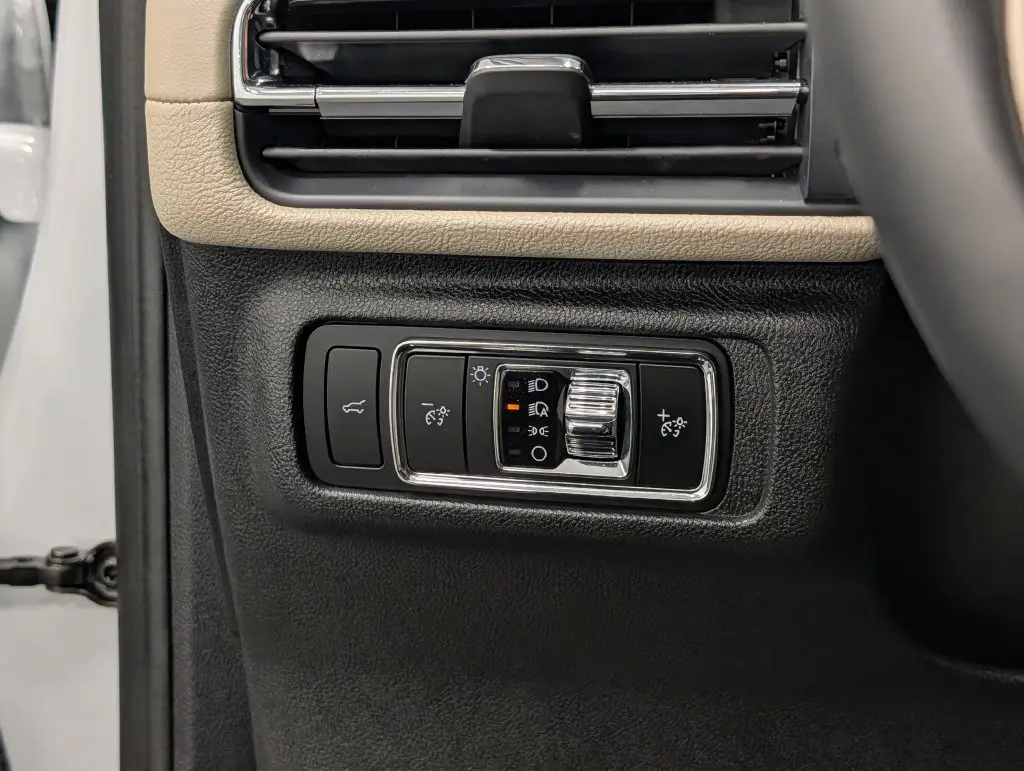 2025 Lincoln Corsair - $42,198