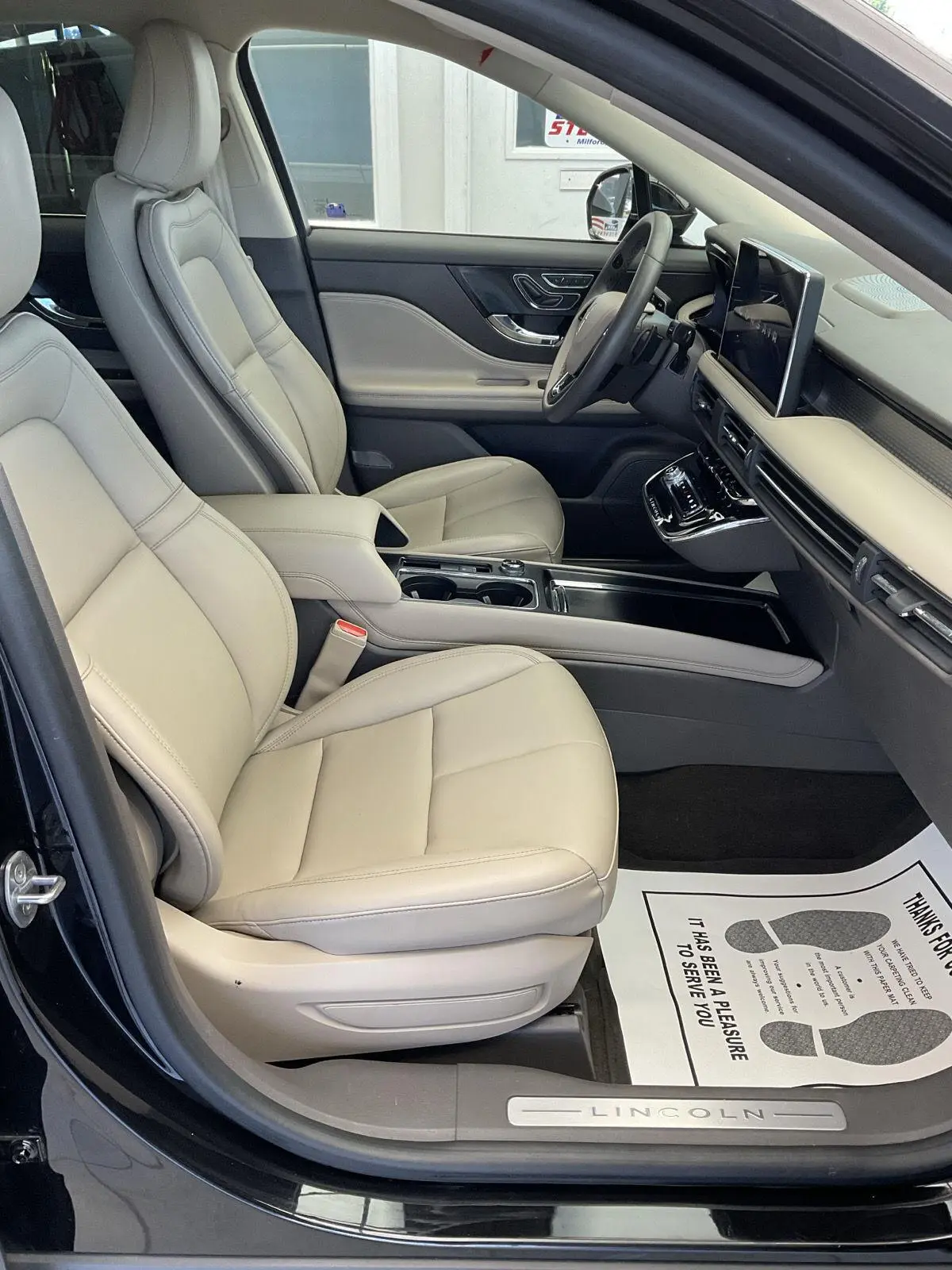 2023 Lincoln Corsair - $29,995