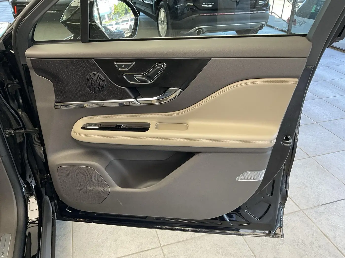2023 Lincoln Corsair - $29,995