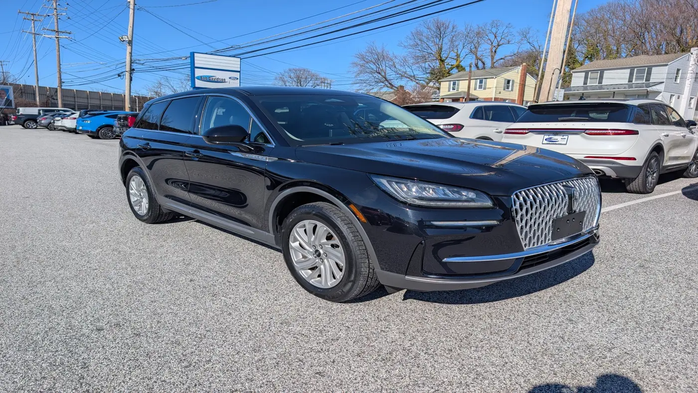 2023 Lincoln Corsair Standard