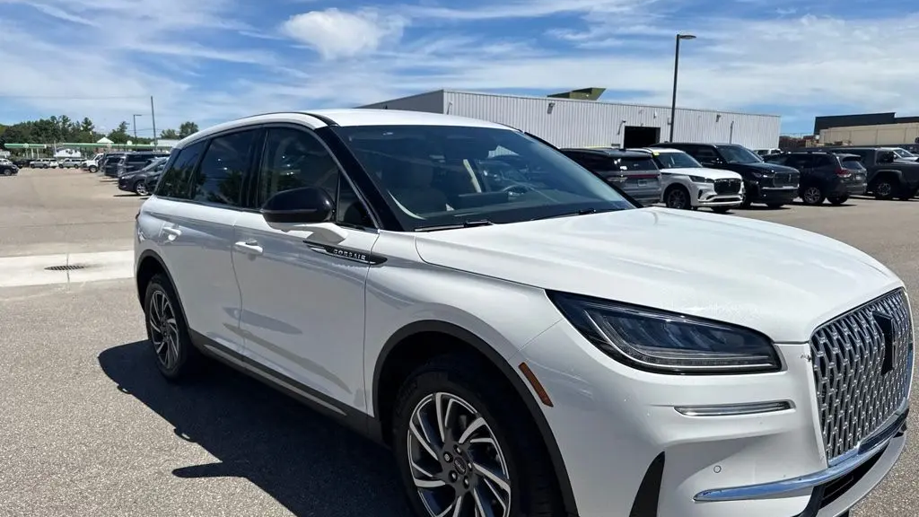 2023 Lincoln Corsair Standard