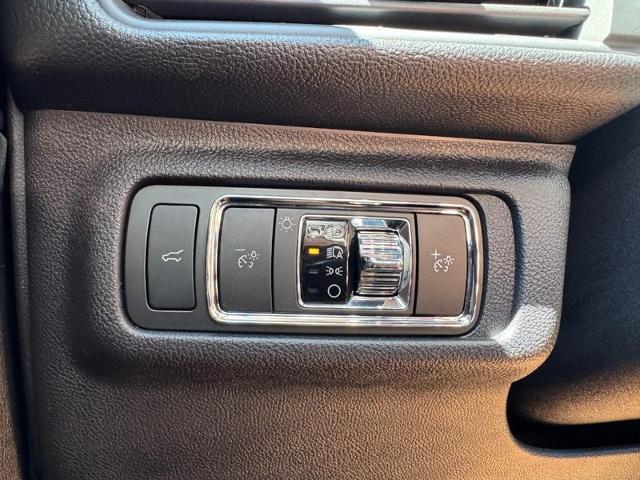 2025 Lincoln Corsair - $39,000