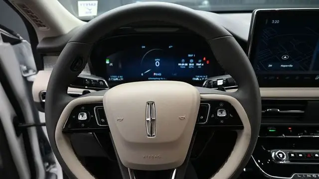 2023 Lincoln Corsair Standard