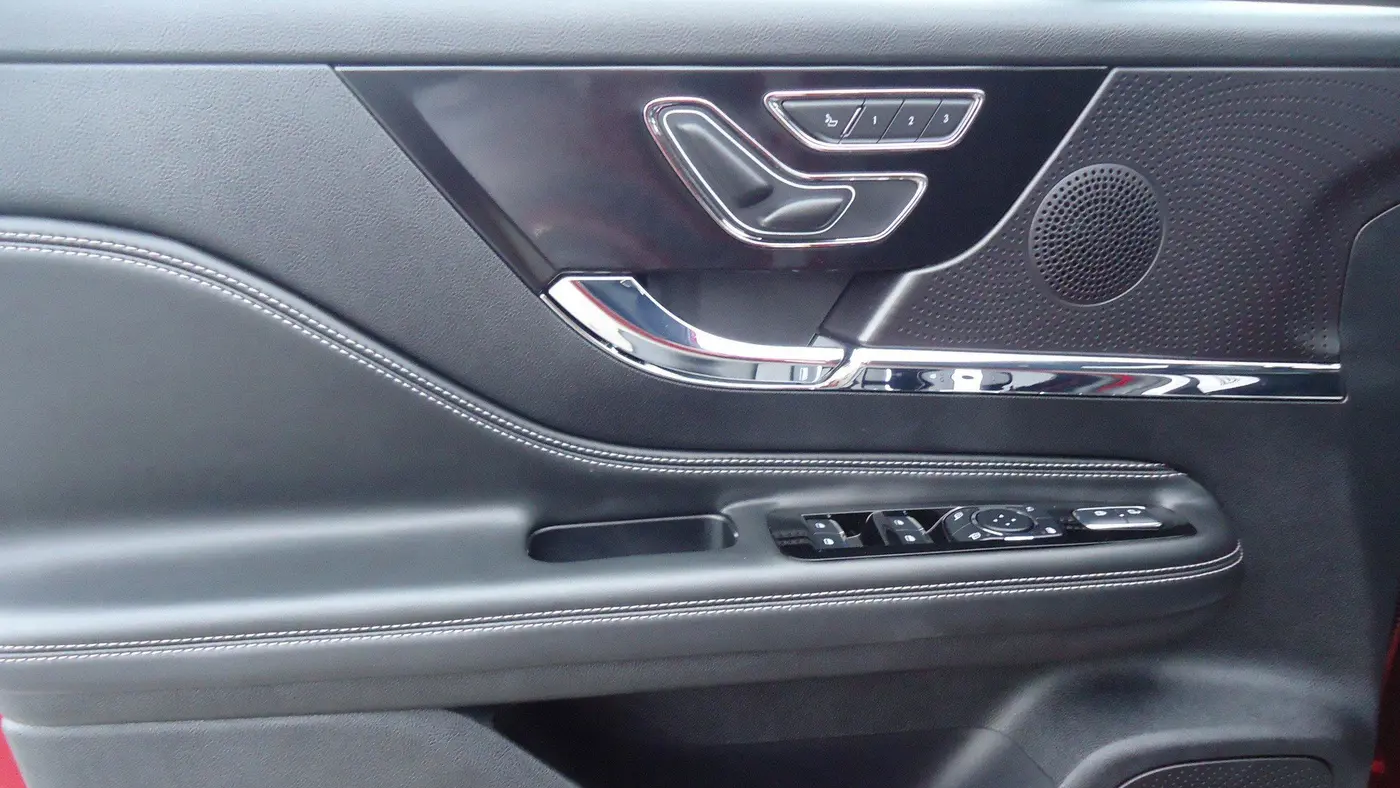 2025 Lincoln Corsair Premiere