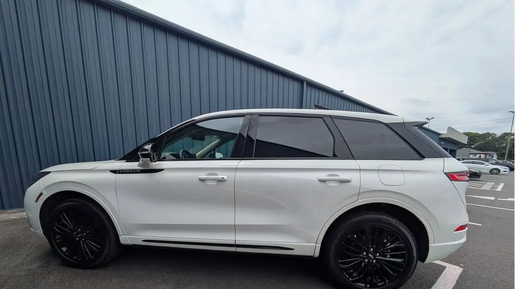 2025 Lincoln Corsair Premiere