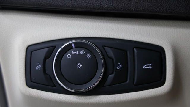 2015 Lincoln MKC Base