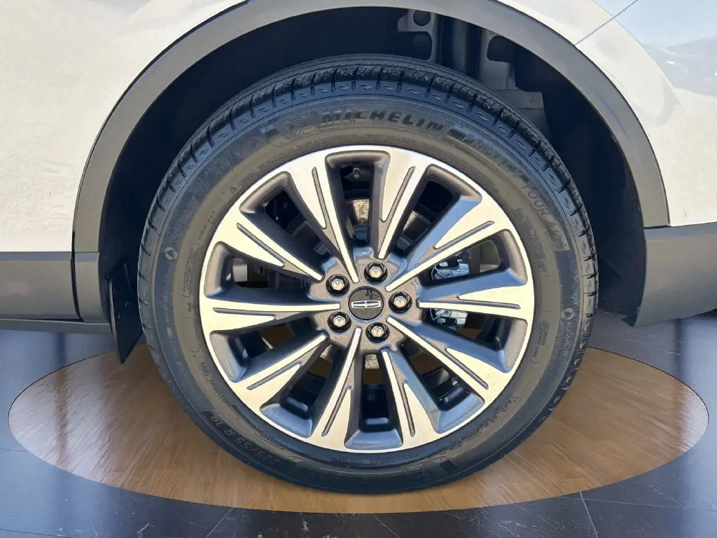 2022 Lincoln Corsair - $30,995