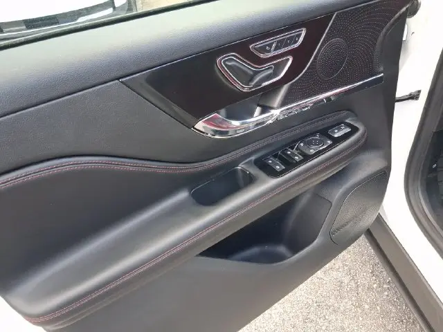 2023 Lincoln Corsair - $29,990