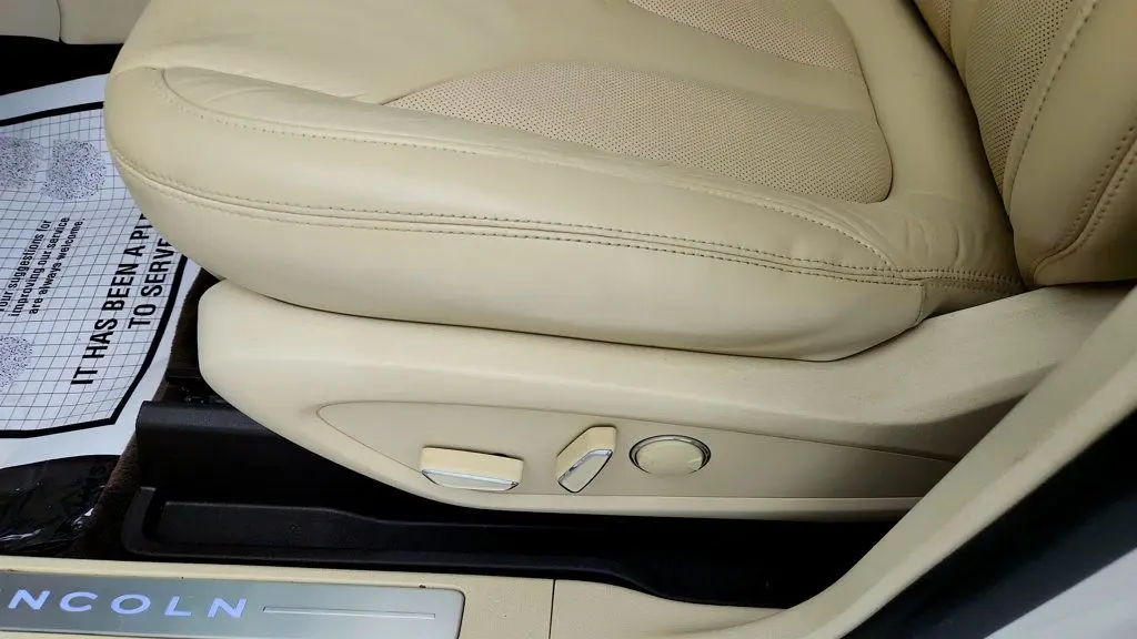 2016 Lincoln MKC - $10,495