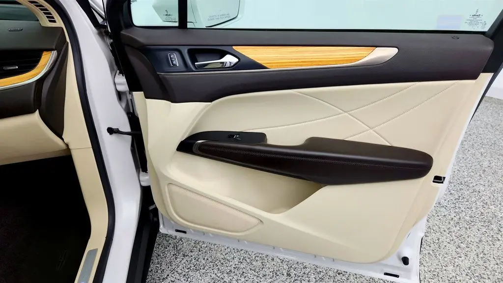 2016 Lincoln MKC - $10,495