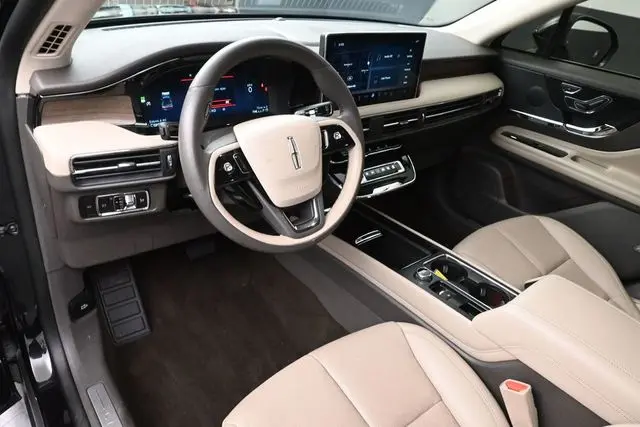 2023 Lincoln Corsair - $37,595