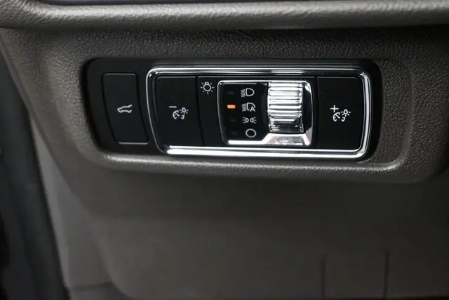 2023 Lincoln Corsair - $37,595