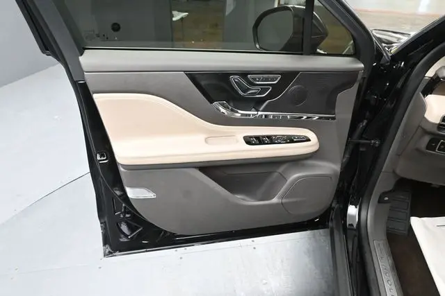 2023 Lincoln Corsair - $37,595