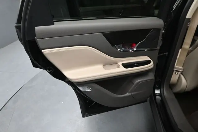 2023 Lincoln Corsair - $37,595