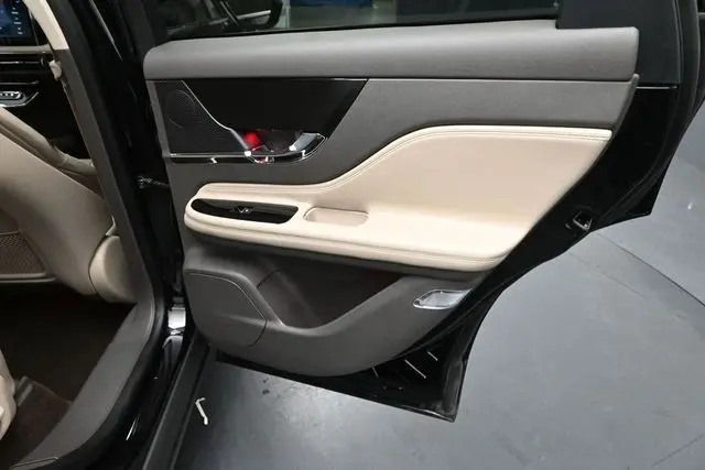 2023 Lincoln Corsair - $37,595