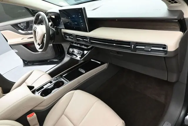 2023 Lincoln Corsair - $37,595