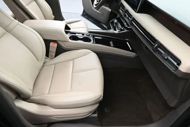 2023 Lincoln Corsair - $37,595