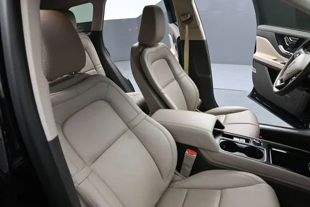 2023 Lincoln Corsair - $37,595