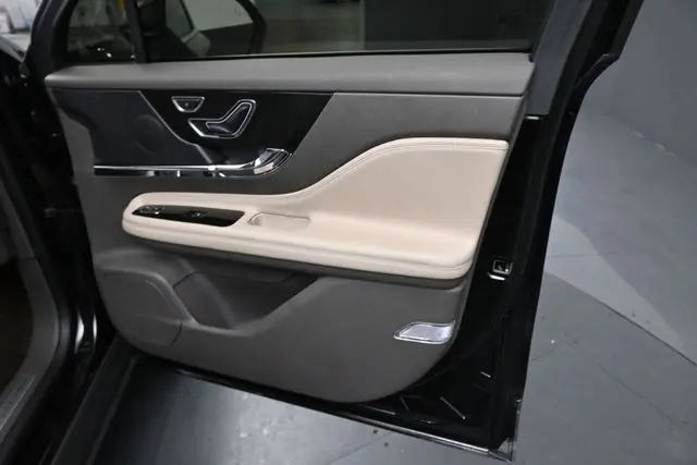 2023 Lincoln Corsair - $37,595