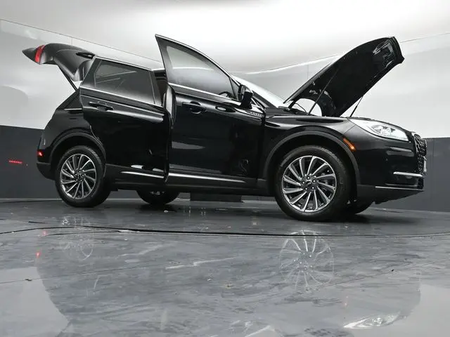 2023 Lincoln Corsair - $37,595