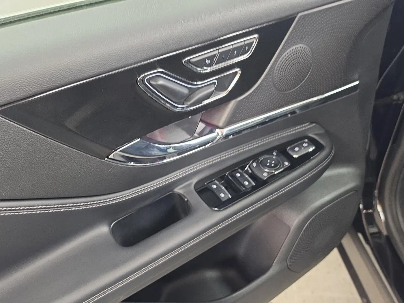 2024 Lincoln Corsair - $40,999