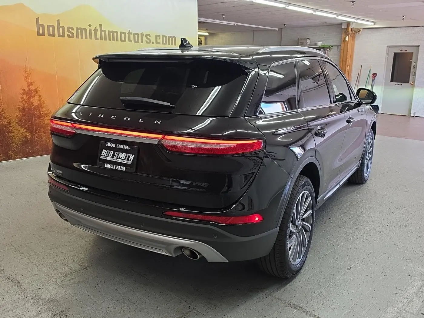 2024 Lincoln Corsair - $40,999