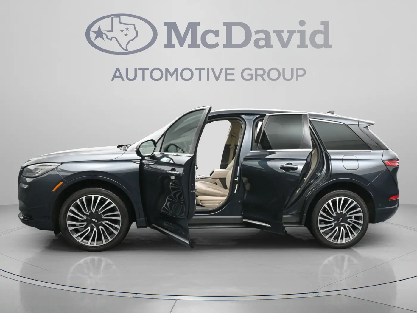 2022 Lincoln Corsair - $25,699