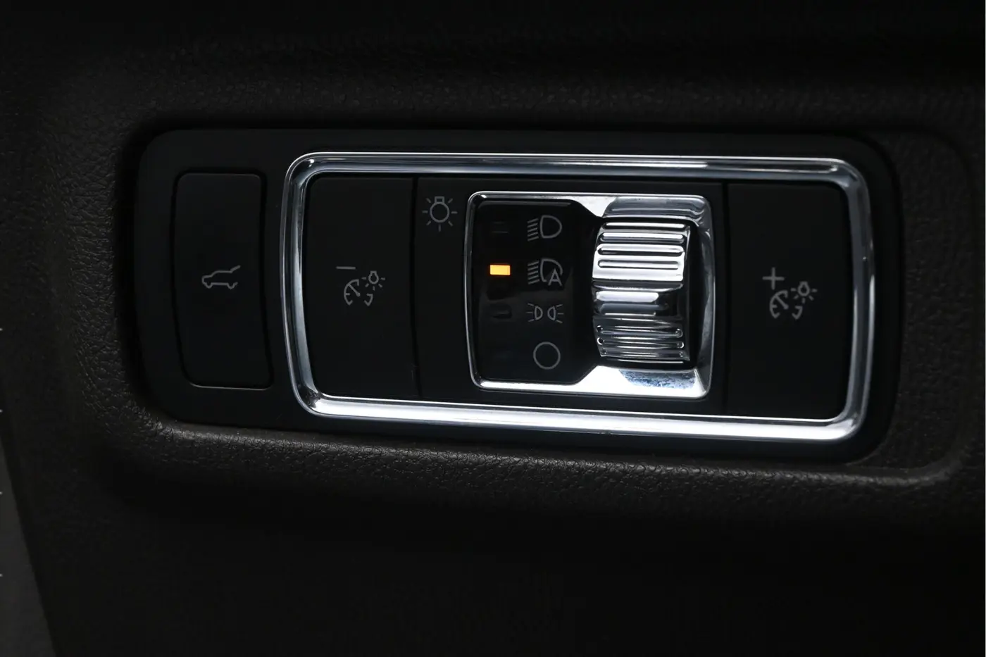 2022 Lincoln Corsair - $25,699