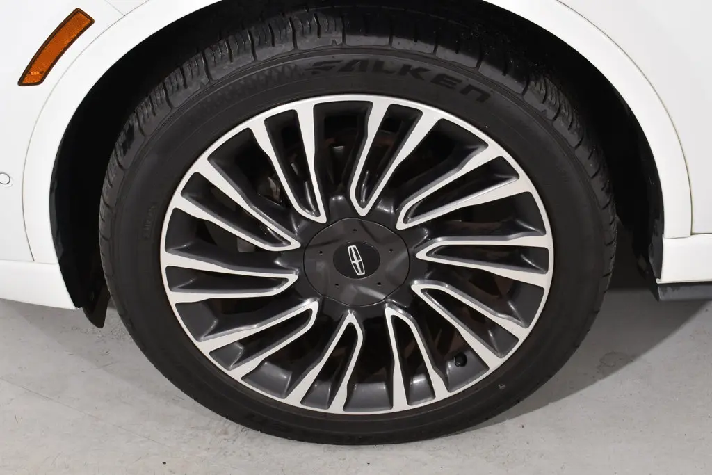 2021 Lincoln Corsair - $20,755