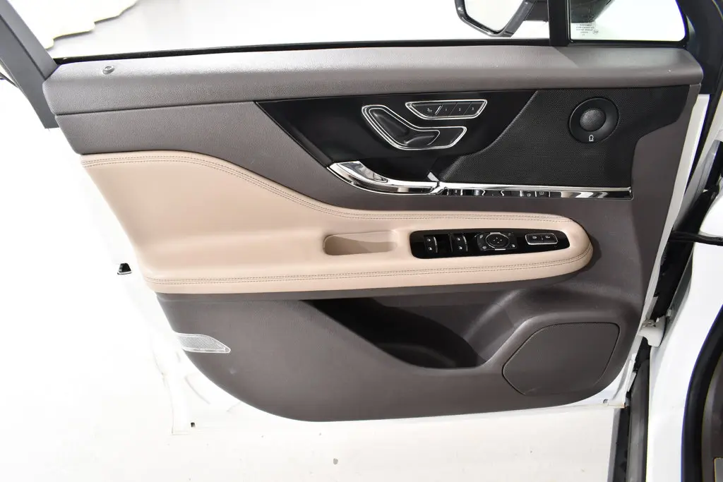 2021 Lincoln Corsair - $20,755