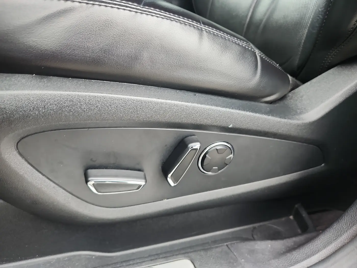 2019 Lincoln MKC - $14,500