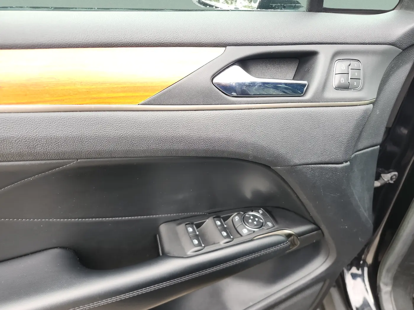 2019 Lincoln MKC - $14,500