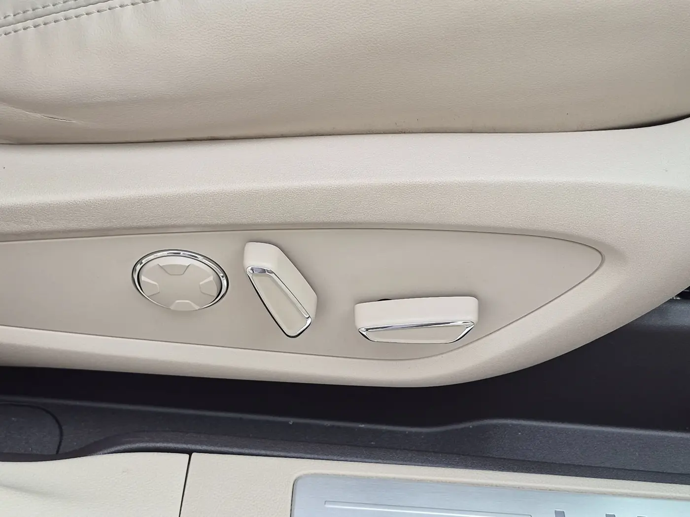 2019 Lincoln MKC - $17,588