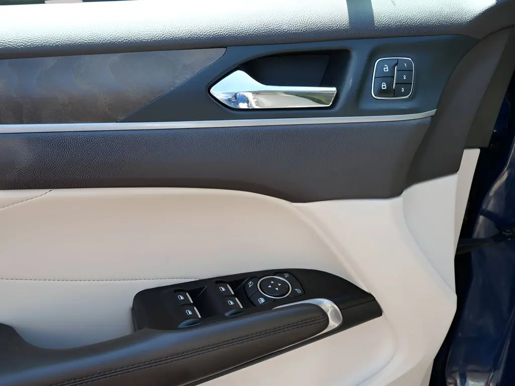 2019 Lincoln MKC - $22,345