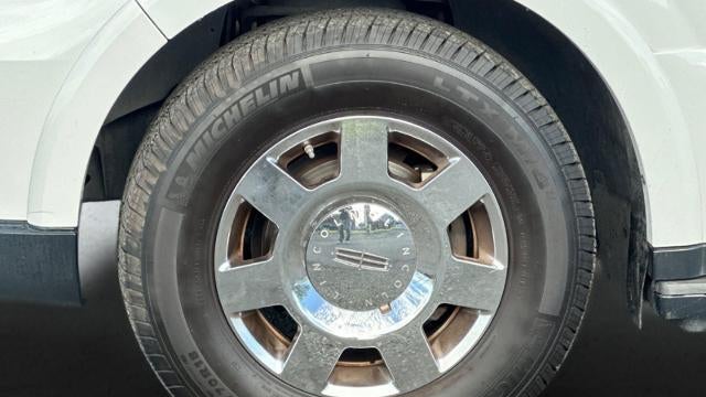 2005 Lincoln Navigator Luxury
