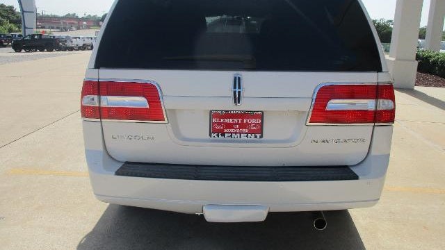 2014 Lincoln Navigator Base