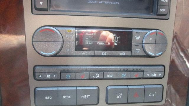 2014 Lincoln Navigator Base