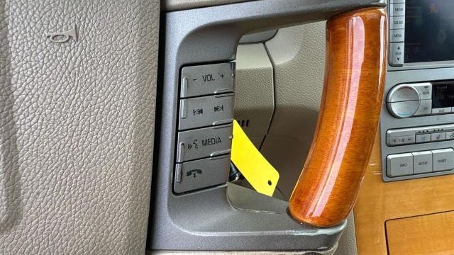 2010 Lincoln Navigator Base