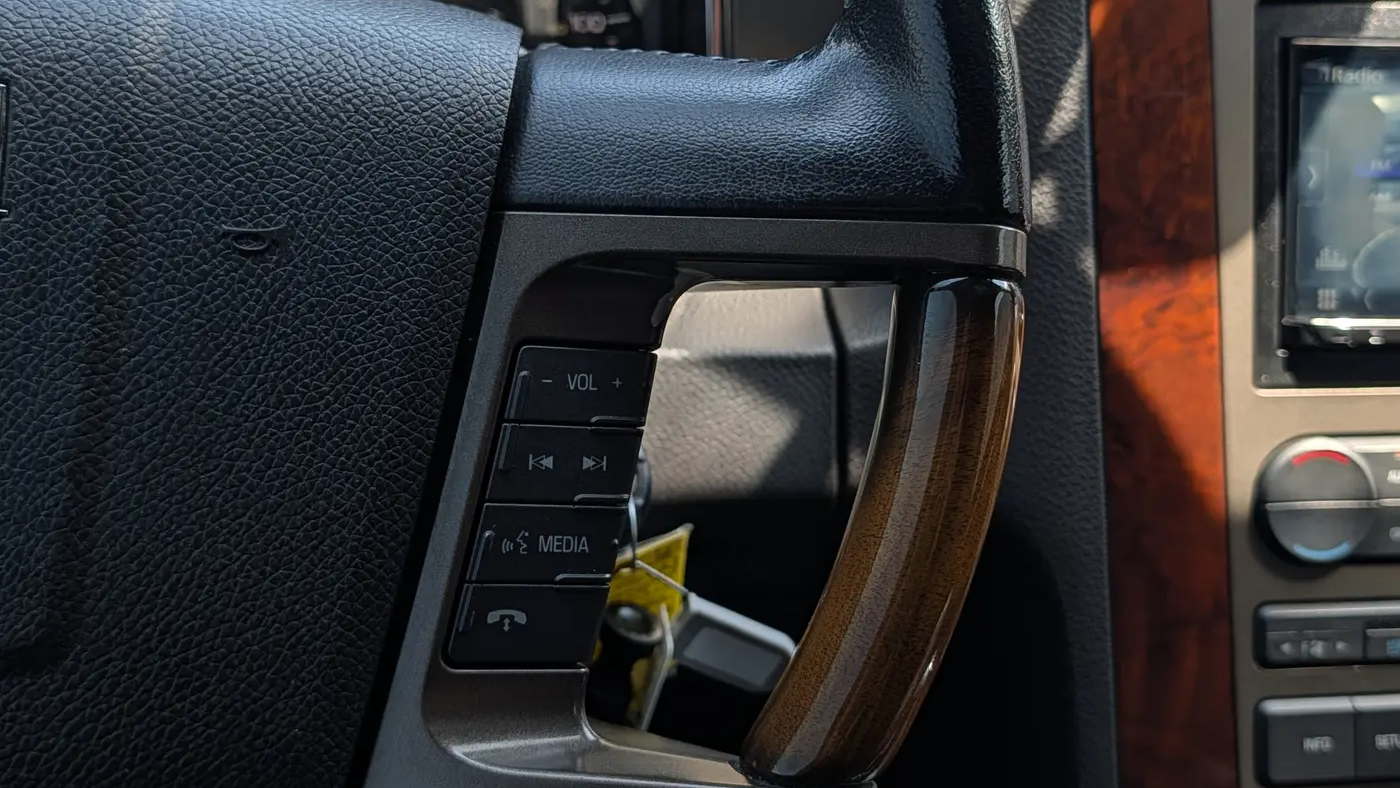 2014 Lincoln Navigator Base