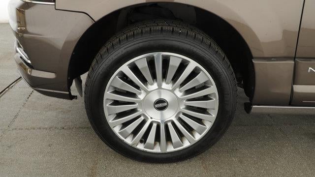 2015 Lincoln Navigator Base