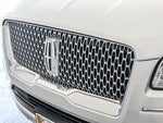 2019 Navigator Thumbnail 10