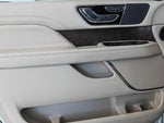 2019 Navigator Thumbnail 22