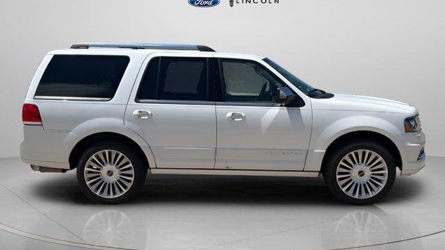 2017 Lincoln Navigator Select