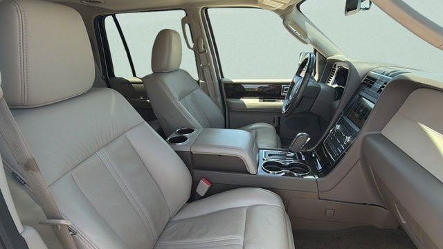 2017 Lincoln Navigator Select