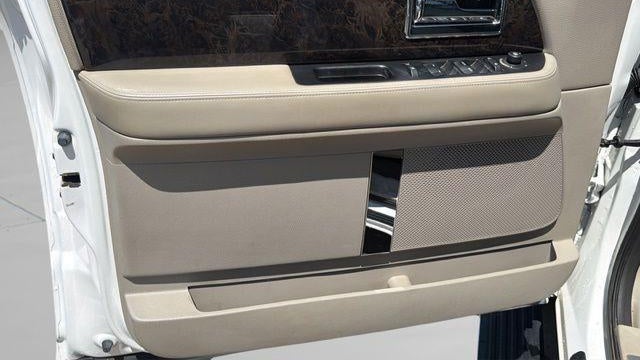 2017 Lincoln Navigator Select