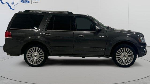 2017 Lincoln Navigator Select