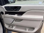 2019 Navigator Thumbnail 14