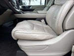 2019 Navigator Thumbnail 17